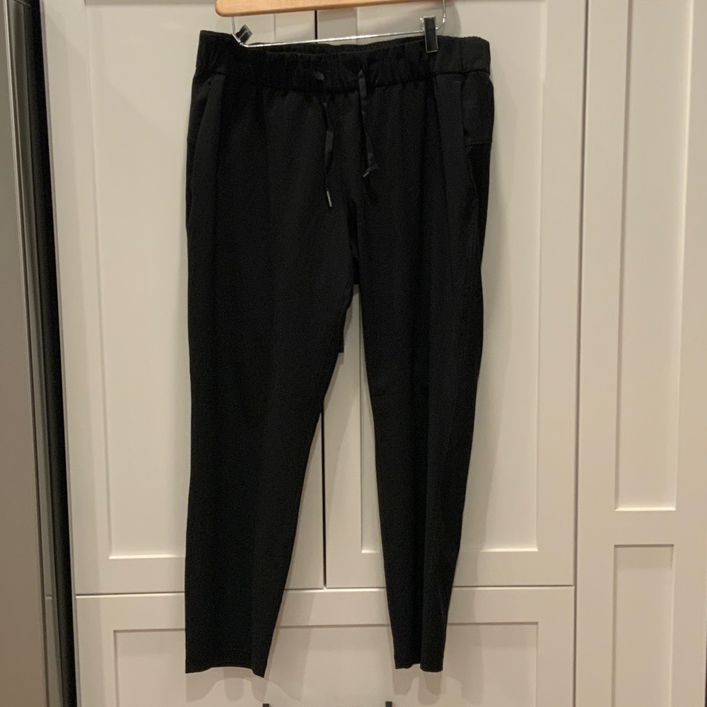 Women’s Lulu Lemon black pants